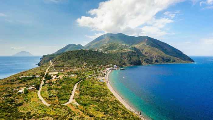 Top 10 Places On The Aeolian Islands