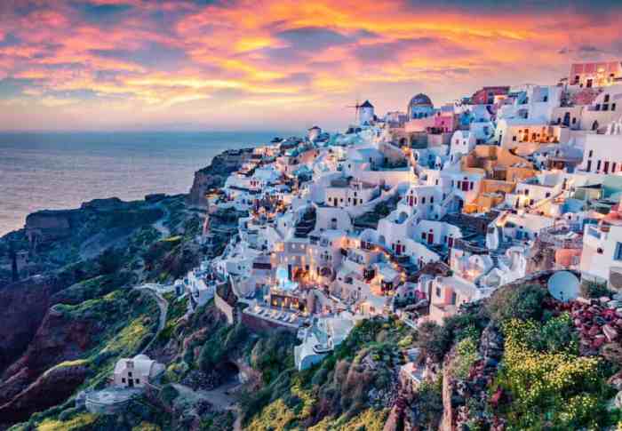 Top 6 Places To Visit In Santorini Greece